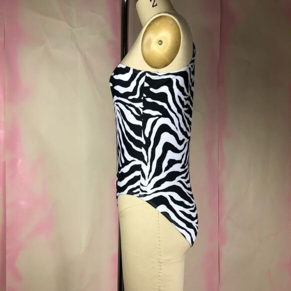 ASOS Motel Frances One Shoulder Zebra One Piece Swimsuit Bathing Suit - Picture 6 of 7